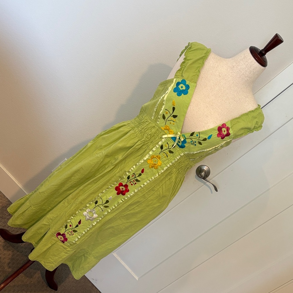 Mexican Embroidered Green Floral Sundress Low Cut Size Large/XLarge
